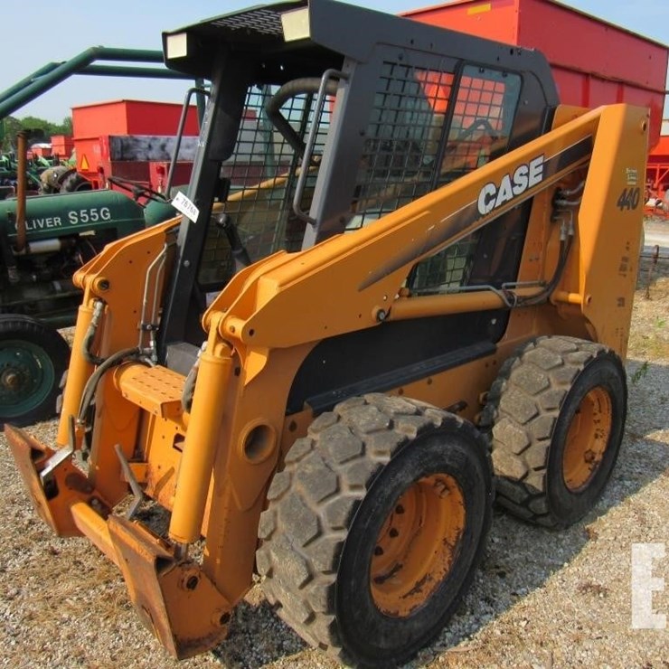 2005 CASE 440