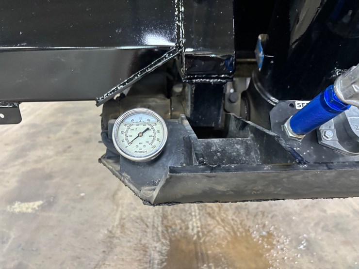 2025-axle-end-dump-image-89