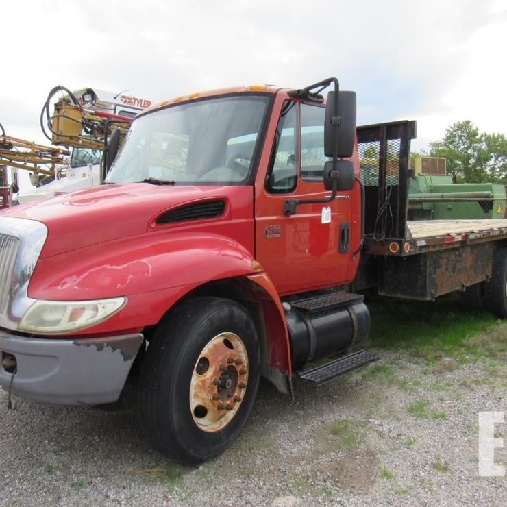 2005 INTERNATIONAL DURASTAR 4300