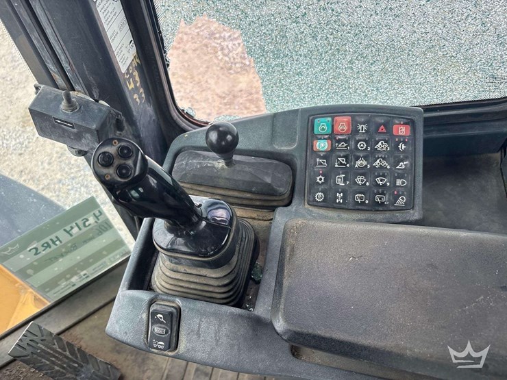 2017-deere-524k-image-19