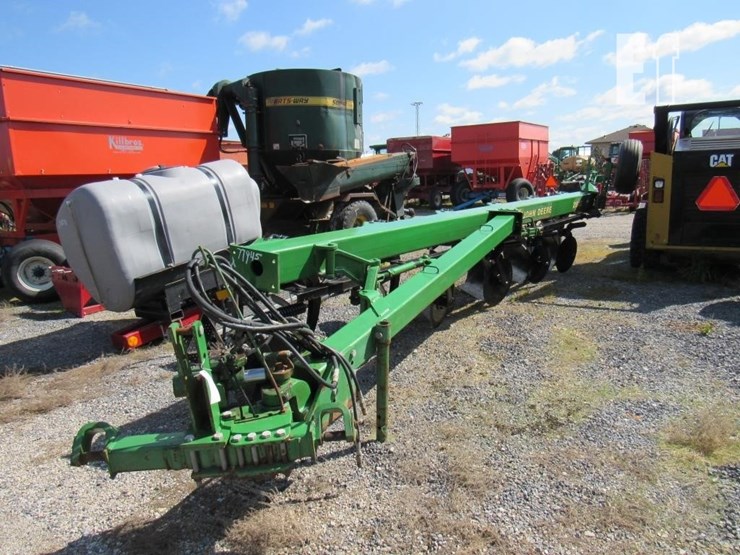 john-deere-2810-image-12