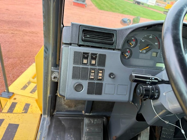 komatsu-hm350-2-image-53