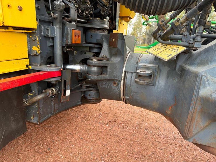 komatsu-hm350-2-image-33