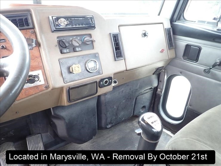 2003-peterbilt-330-image-20