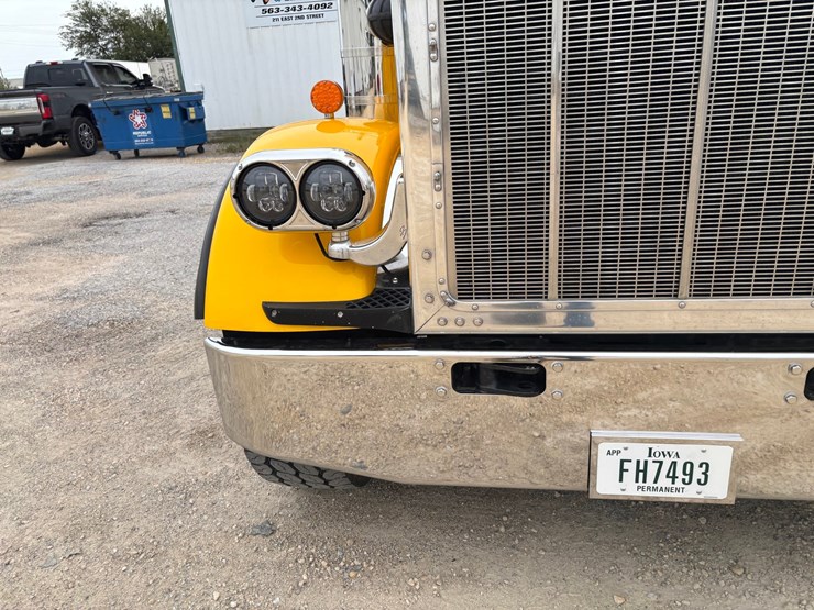 1982-peterbilt-359-image-22