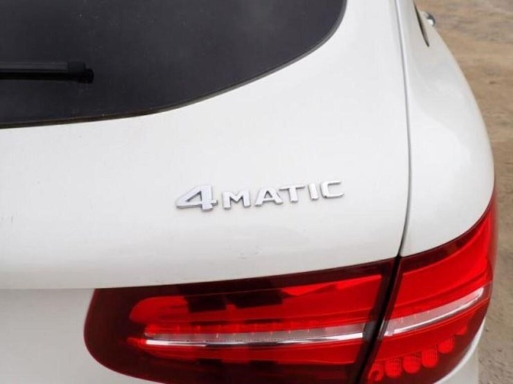 2018-mercedes-benz-glc300-image-46