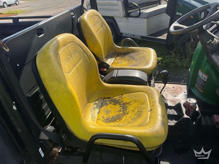 2022-john-deere-gator-image-17