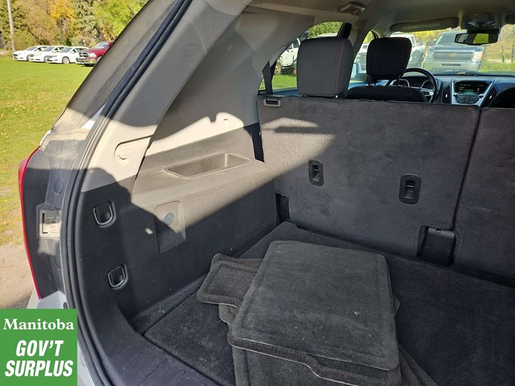 2015-chevrolet-equinox-image-25