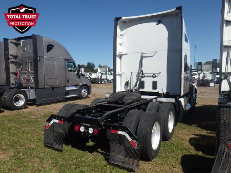 2023-kenworth-t680-image-10
