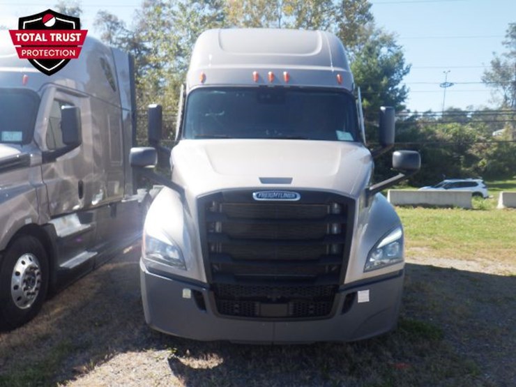 2024-freightliner-cascadia-126-image-2