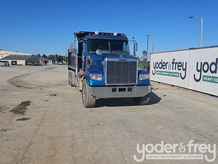 2019-freightliner-122sd-image-8