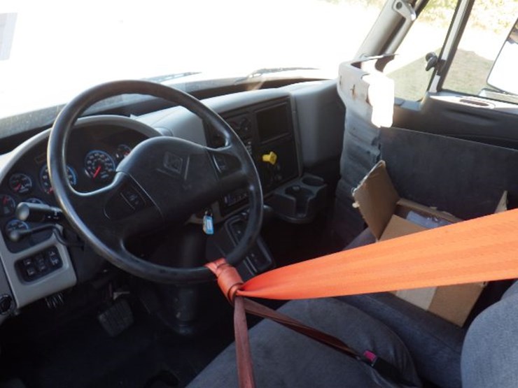 2016-international-durastar-4300-image-14