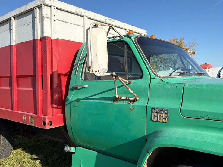 1975-single-axle-366-4+2,-box-&-hoist,-starts,-runs,-operates-as-it-should-image-25