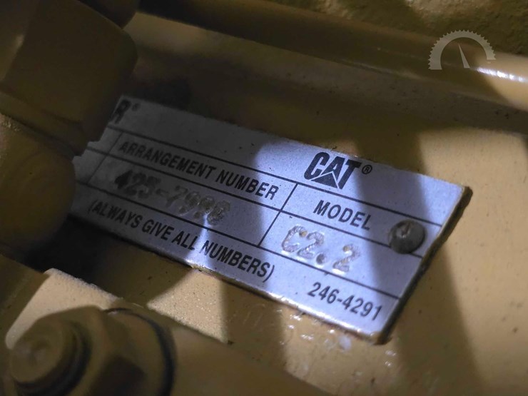 2015-caterpillar-xq30-8-image-16