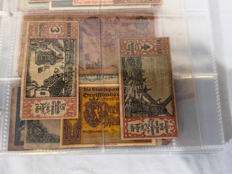 #40307-•-foreign-currency-bank-notes-image-43