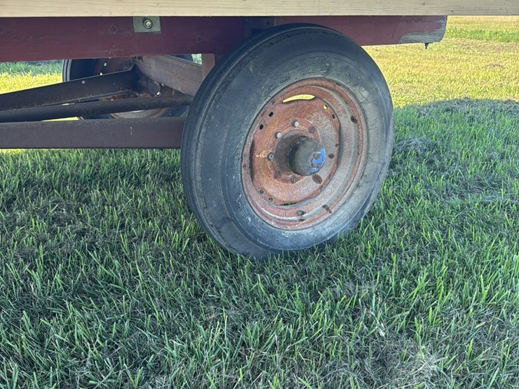 15-2.-hay-trailer-image-6