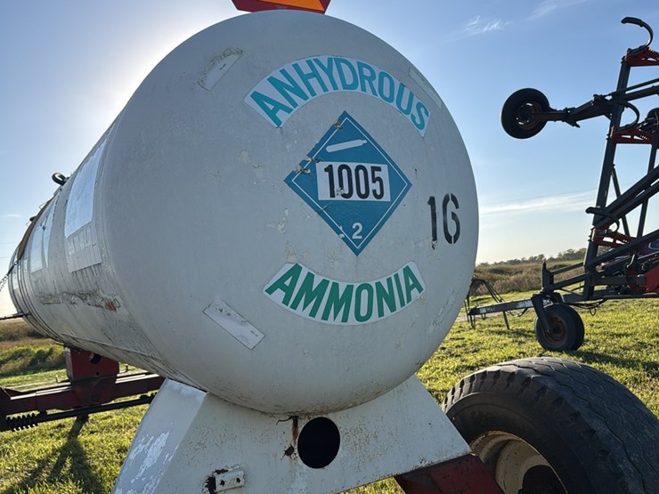 11-6-1450-gallon-nh3-tank,-16.5---22.5-tires-image-10