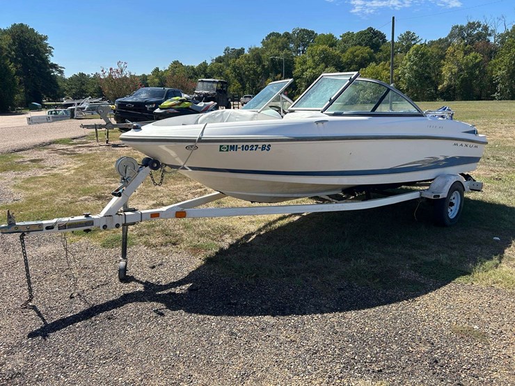 2006-maxum-1800mx-ski-boat-w/trailer-image-1