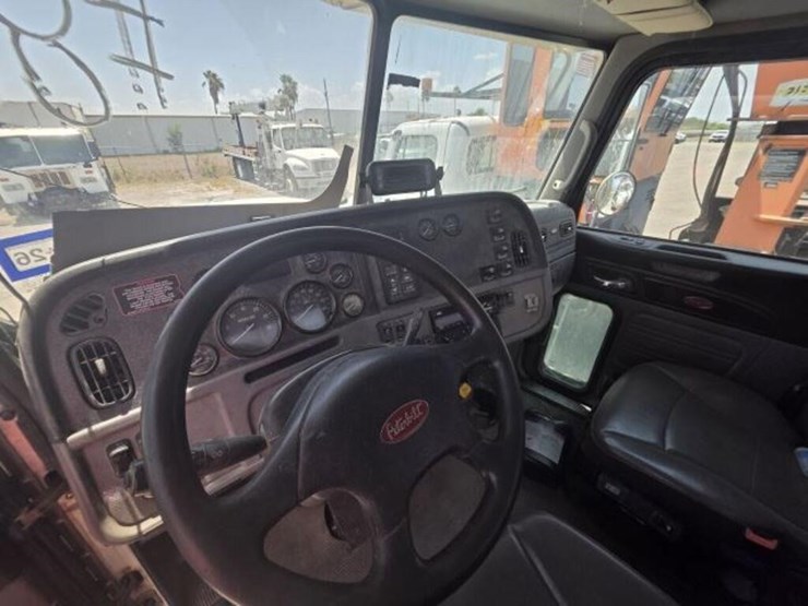 2018-peterbilt-367-image-8