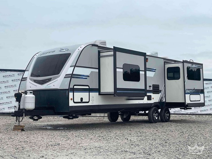 2018-33ft-jayco-white-hawk-30rls-t/a-travel-trailer-image-1