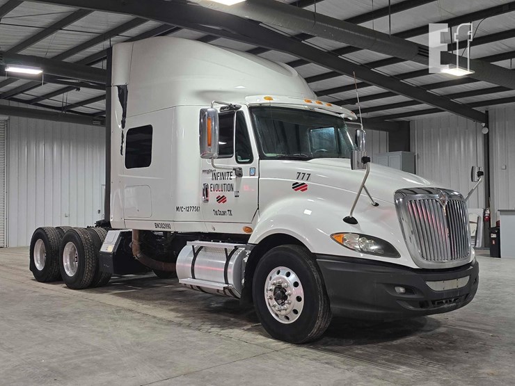 2011-international-prostar-image-2