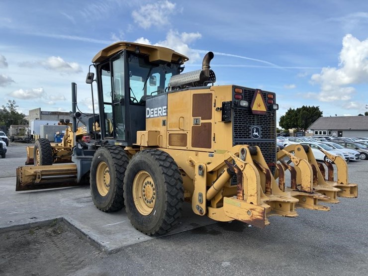 2005-deere-772d-image-4