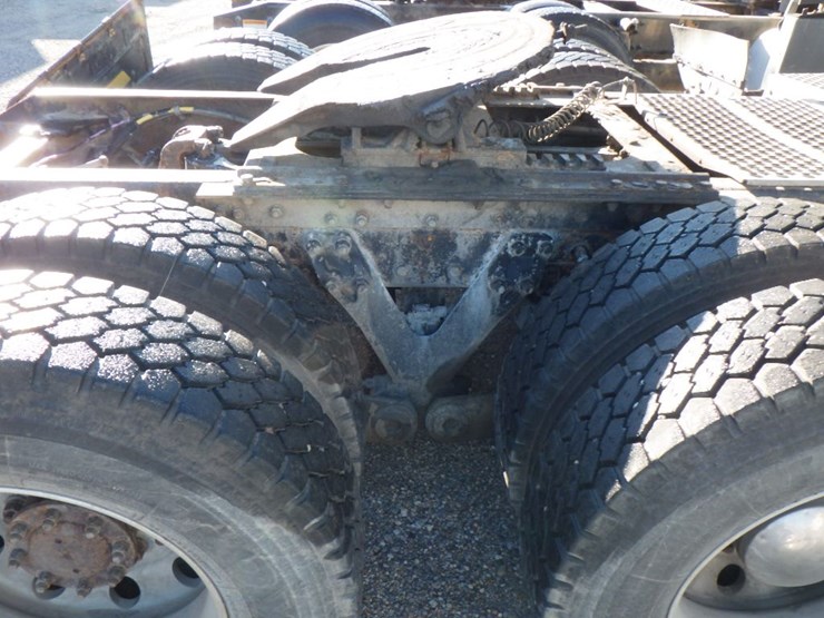 2005-kenworth-t2000-image-12