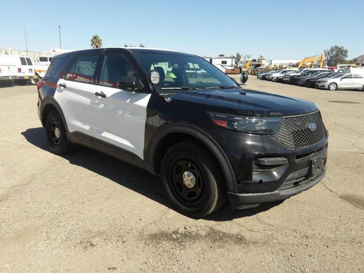 2021-ford-explorer-image-2