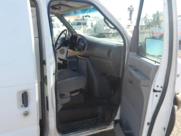 2002-ford-e350-image-13