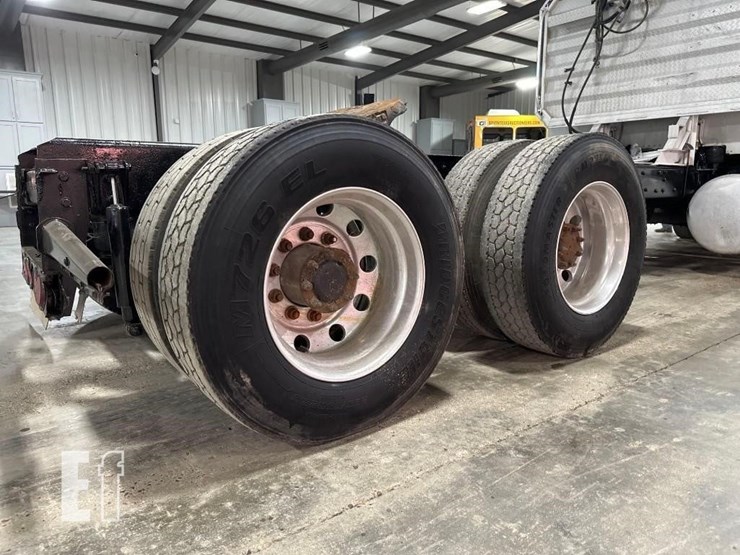1994-peterbilt-378-image-29