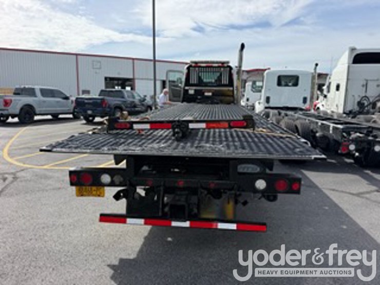 2017-kenworth-t880-image-4