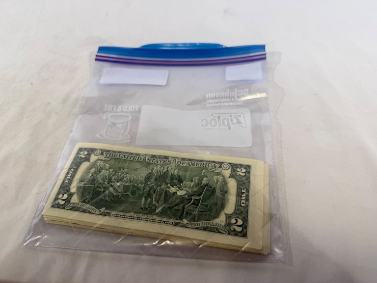 #40129-•-(40)-2017-uncirculated-two-dollar-bills-image-5