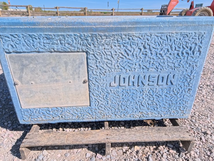 #2074-•-johnson-concrete-livestock-waterer-image-4