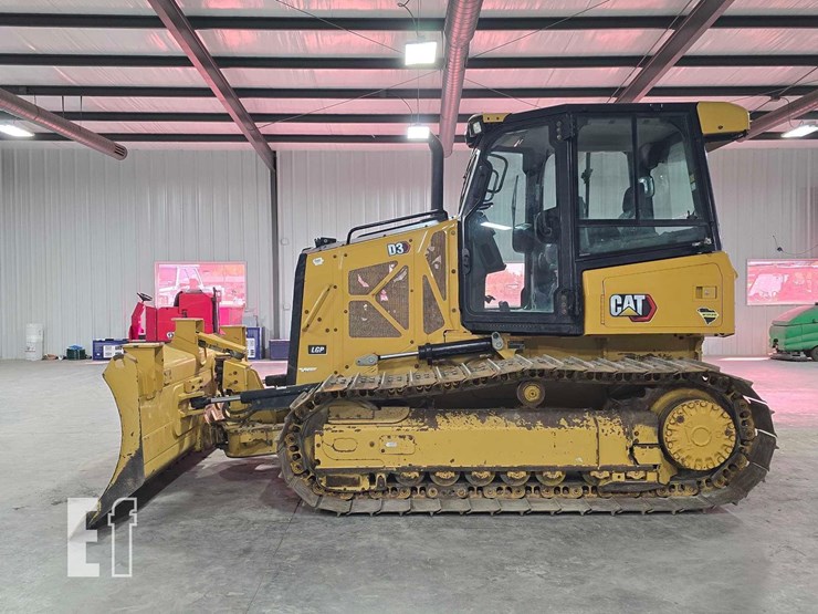 2022-caterpillar-d3-lgp-image-5