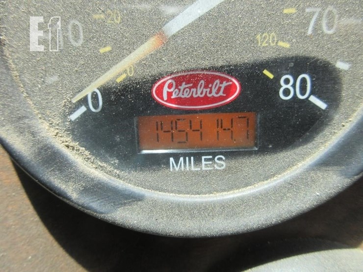 2009-peterbilt-320-image-16