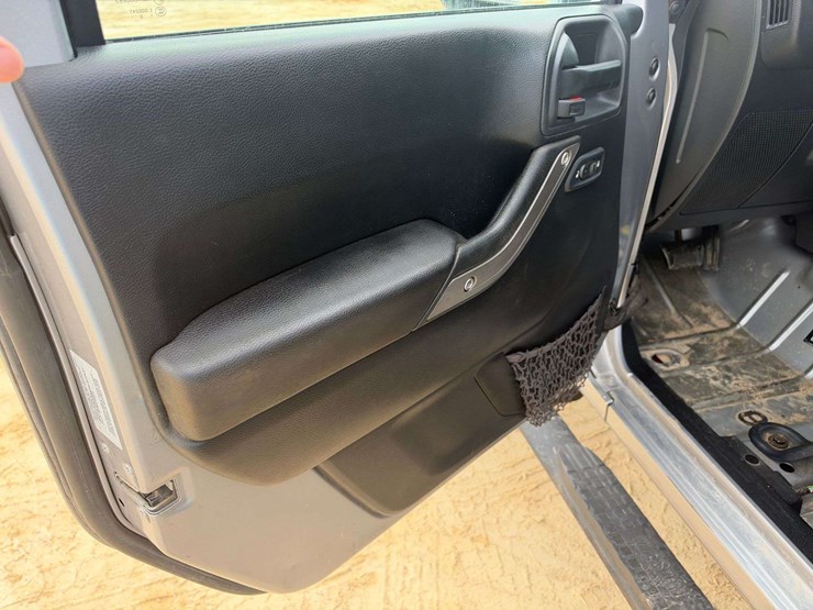 2016-jeep-wrangler-image-9