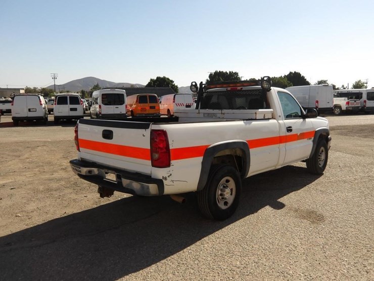 2003-chevrolet-silverado-2500-image-4