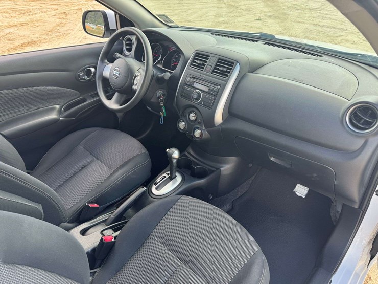 2014-nissan-versa-sv-4dr-sedan---56,707-actual-miles-image-13