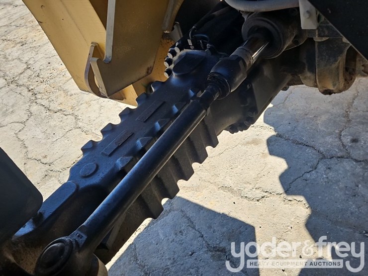 2014-caterpillar-tl1055c-image-25