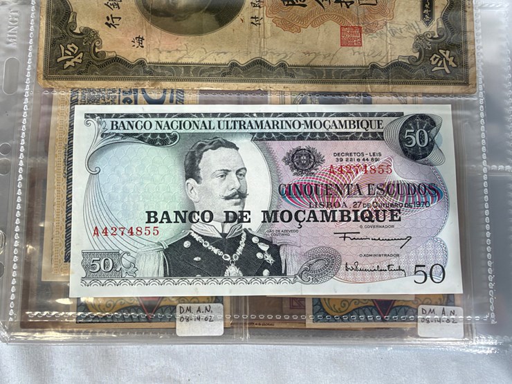 #40307-•-foreign-currency-bank-notes-image-25