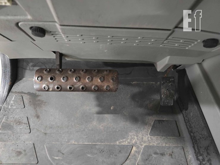 2018-caterpillar-tl642d-image-15