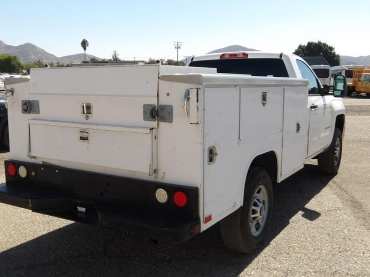 2015-chevrolet-2500hd-image-3