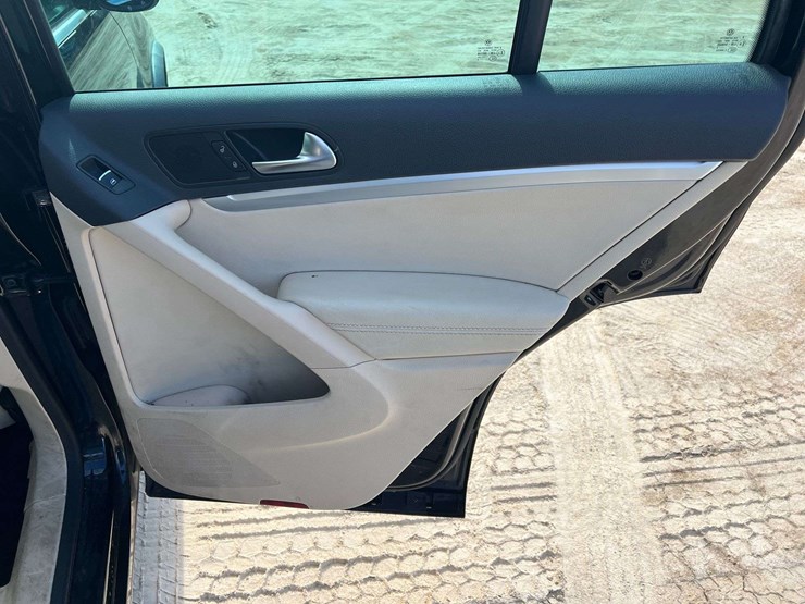 2016-volkswagen-tiguan-image-17