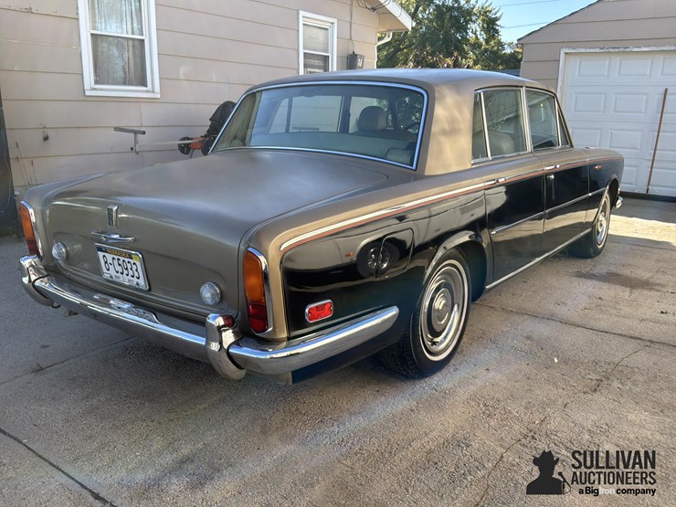 1972-rolls-royce-silver-shadow-4-door-sedan-image-4