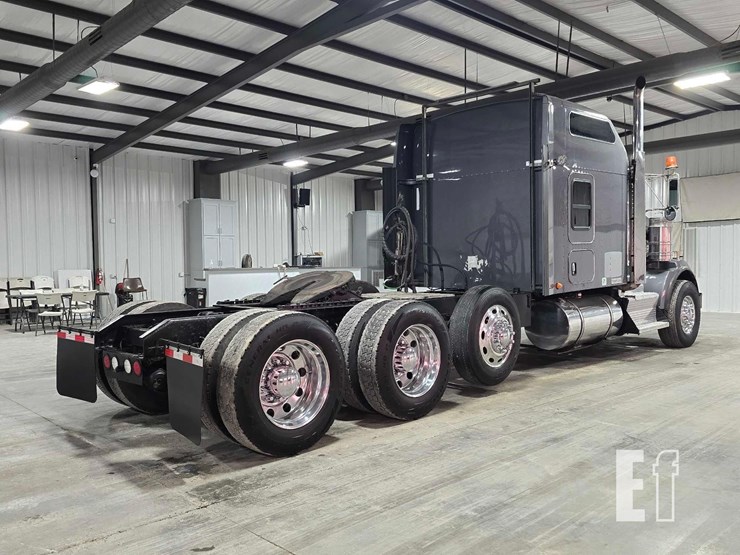 2016-kenworth-t800-image-3
