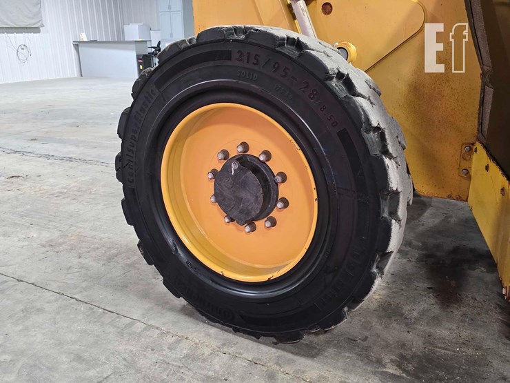 2018-caterpillar-tl642d-image-24