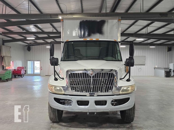 2011-international-durastar-4300-image-7