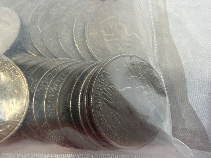 #40147-•-(50)-1970s-dollar-coins-image-4