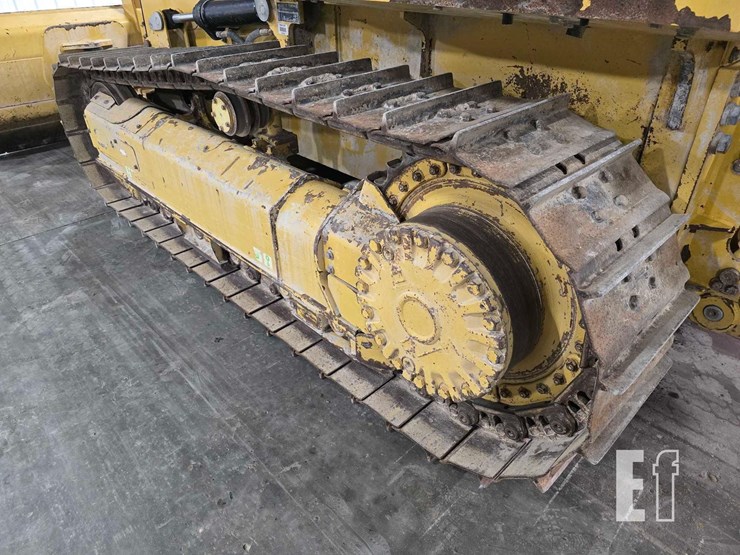 2022-caterpillar-d1-image-29