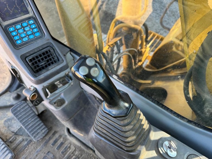 komatsu-pc160-image-27